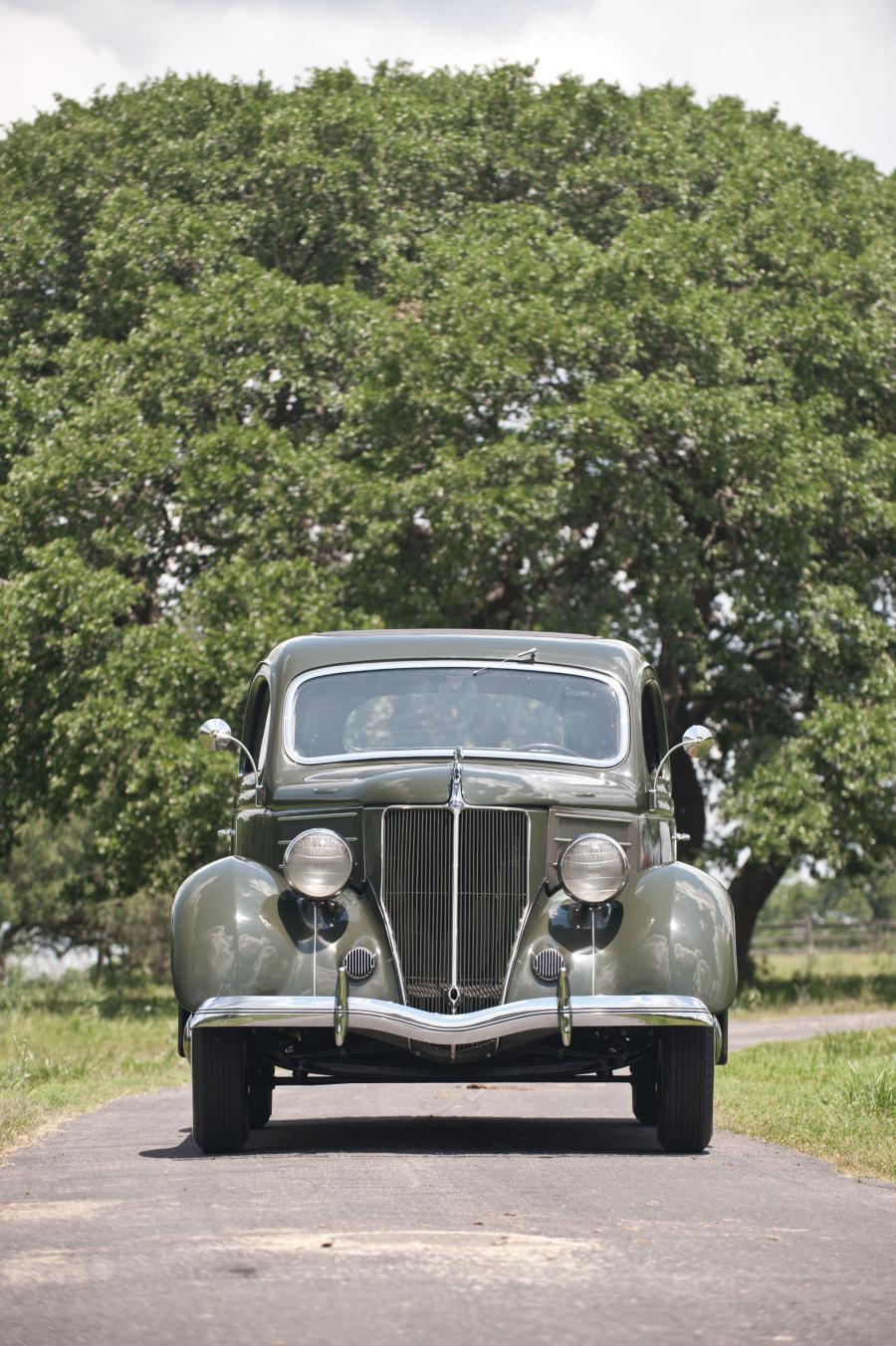  Ford DeLuxe 3-Window Coupe 1936 года  (фото 2 из 21)